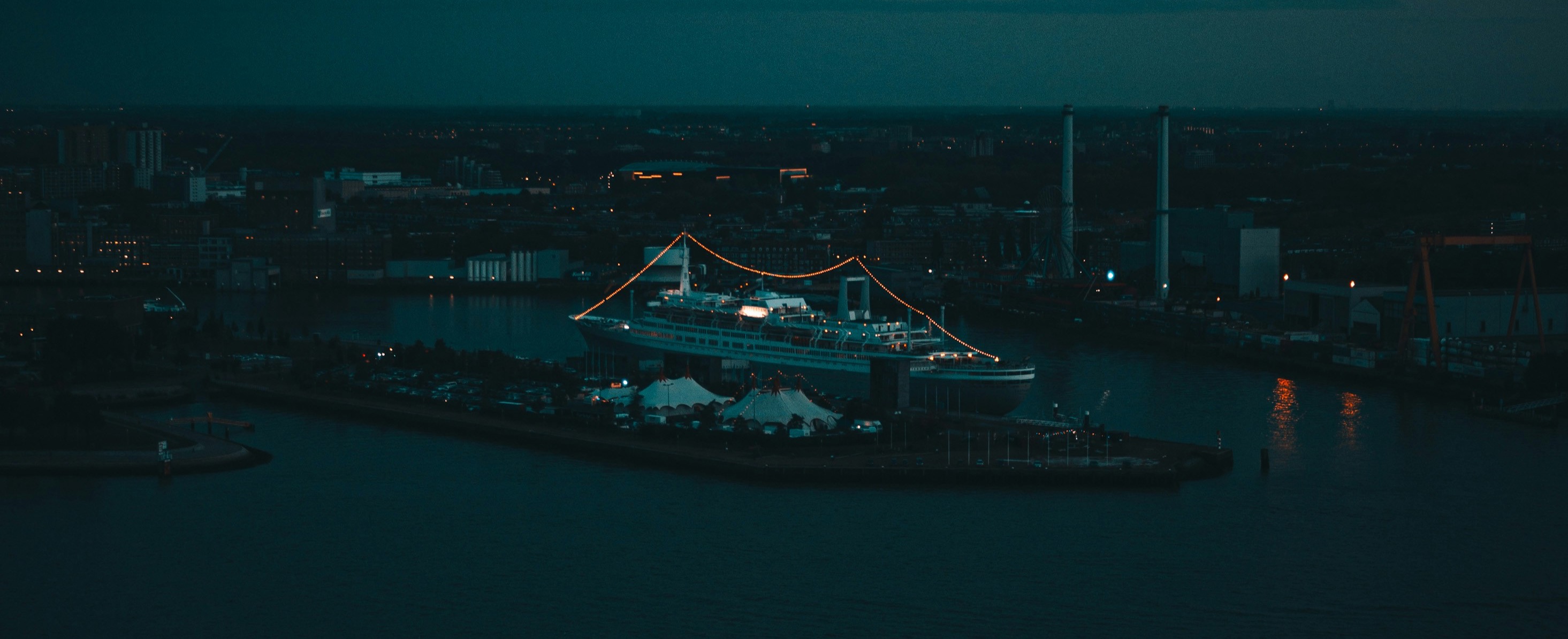 Maak je bezoek aan Rotterdam extra speciaal: kies voor een bijzondere overnachting